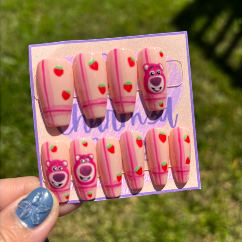 Lotso Bear and Strawberry Press On Nail Set, 20pcs/set